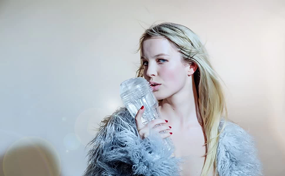 Fleshlight Ice Lady Crystal là âm đạo giả được làm từ superskin cho cảm giác chân thực