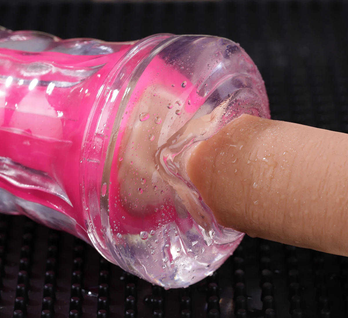 Làm tình cùng âm đạo giả phát quang Lovetoy thực sự là trải nghiệm khó quên