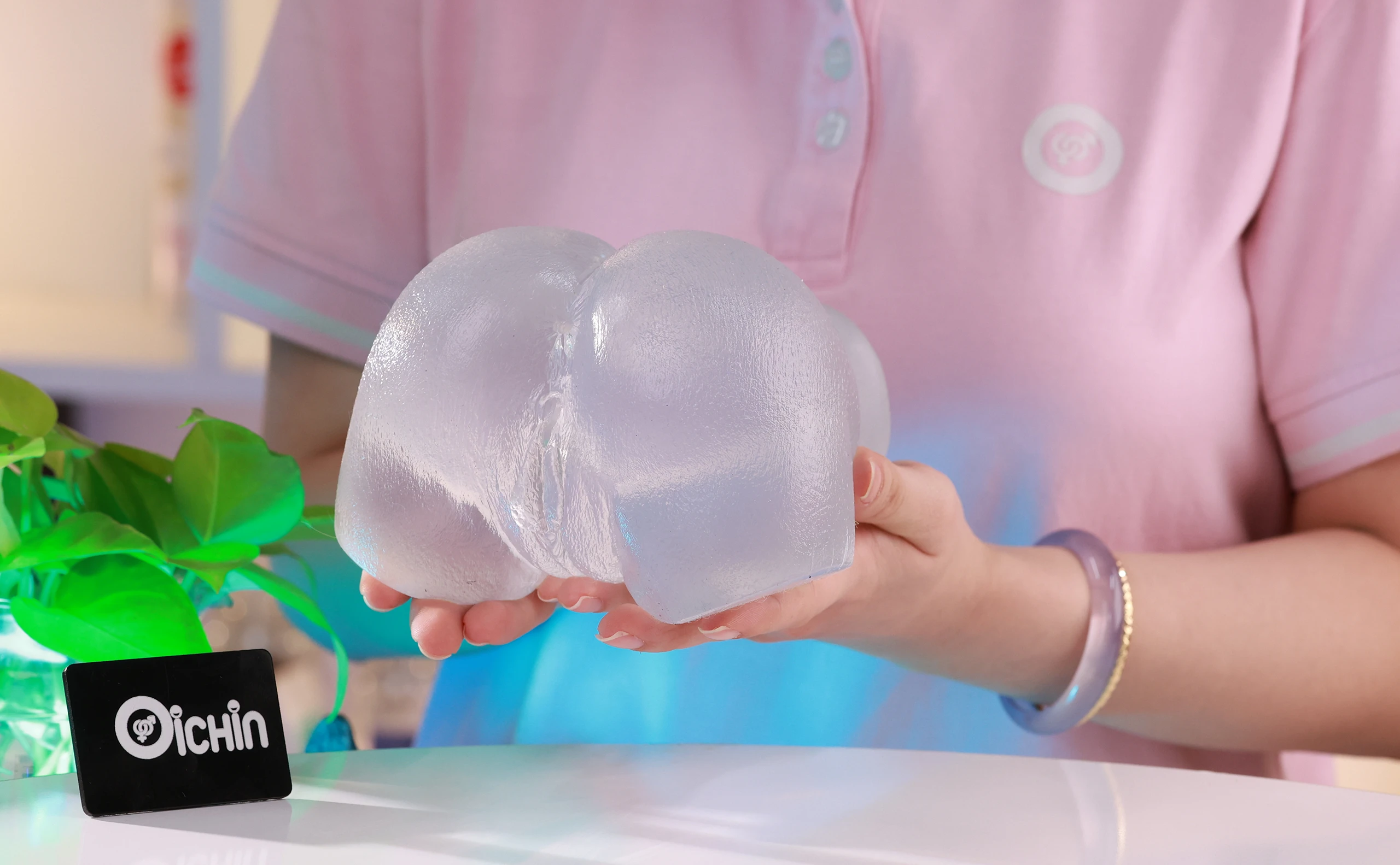 Ảnh chụp thực tế Mông giả trong suốt Mizzzee tại Oichin Studio