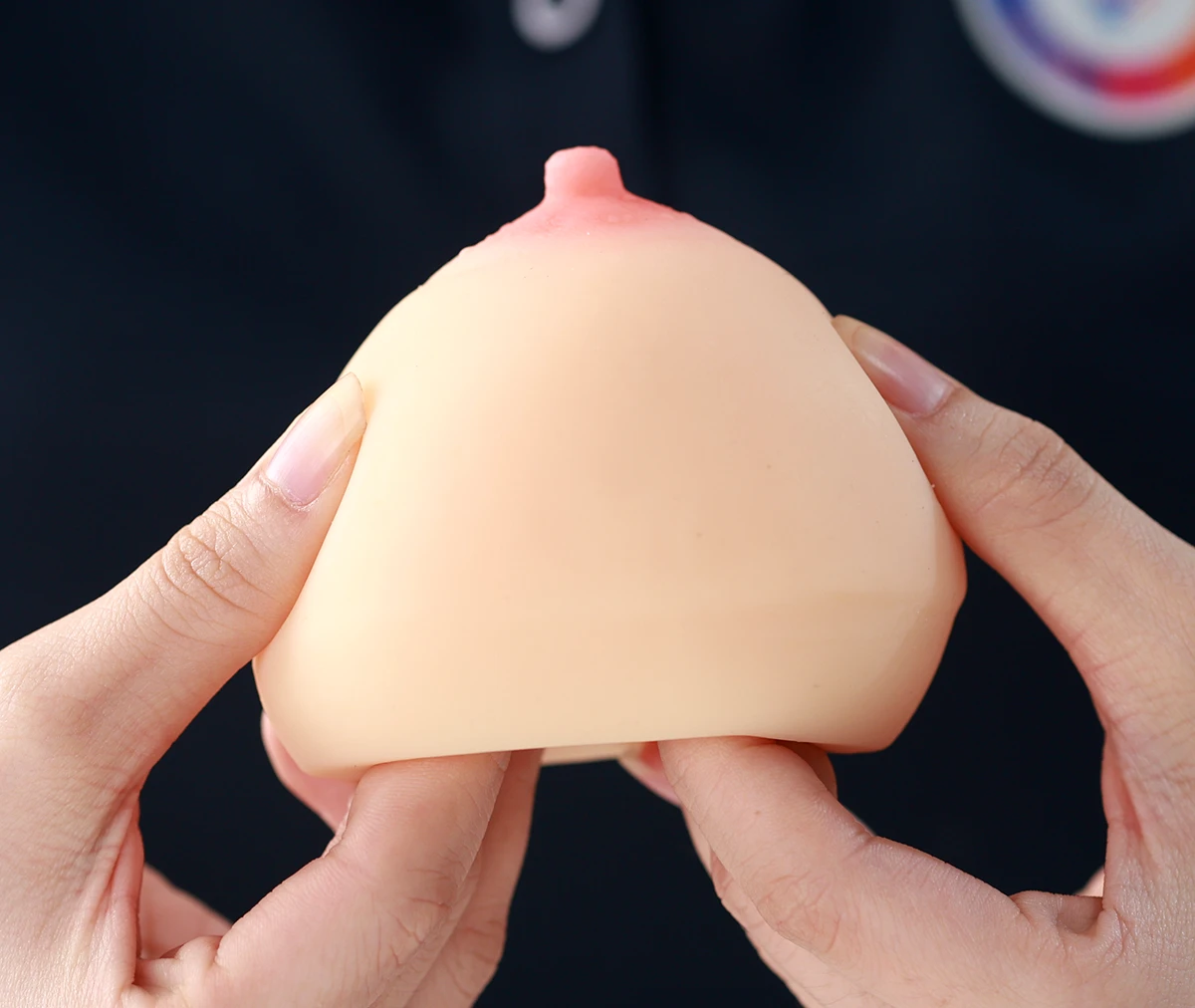 Chất liệu TPE mềm mịn như da thật, đàn hồi cực lý tưởng