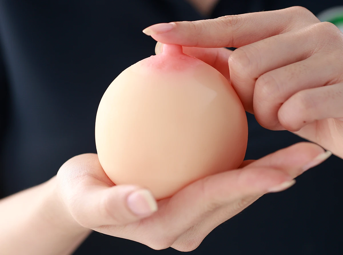 Núm vú mô phỏng gợi cảm thu hút mạnh mẽ