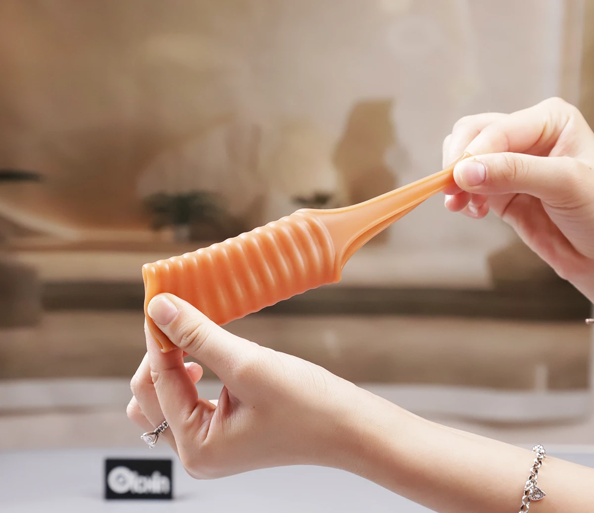 Chất liệu silicone đàn hồi dẻo dai