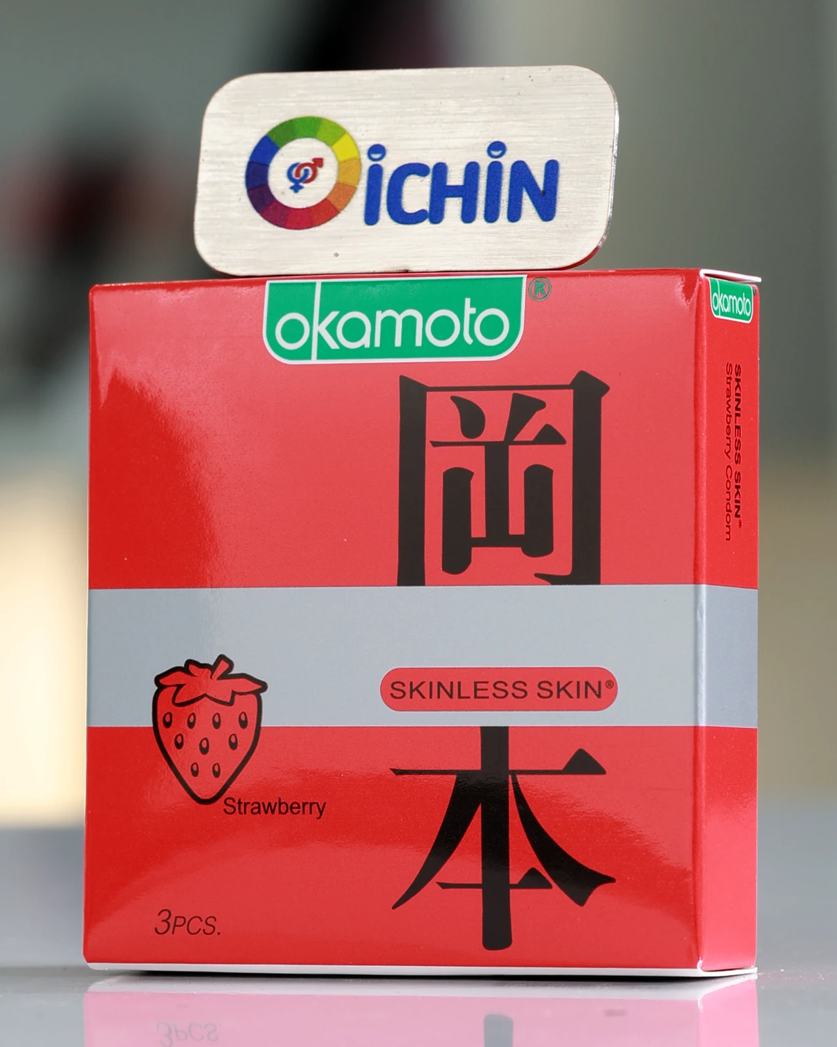 Okamoto Skinless Skin Strawberry hộp 3 chiếc
