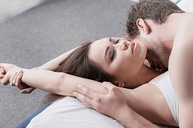 Gợi ý chuyển động cụ thể điêu luyện bằng lưỡi cho việc quan hệ thêm thăng hoa