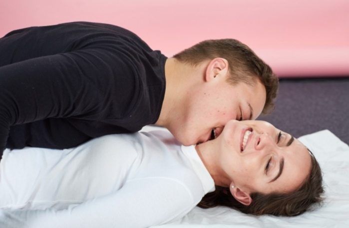 Đừng bỏ qua vùng cổ của nàng Đừng bỏ qua vùng cổ của nàng