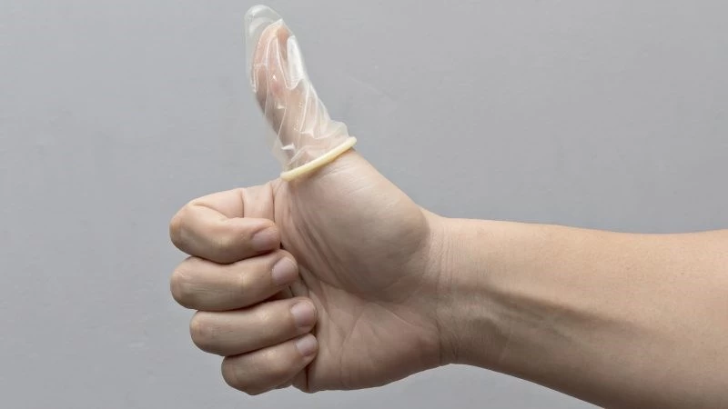 Kết hợp sử dụng với gel bôi trơn hoặc bao cao su