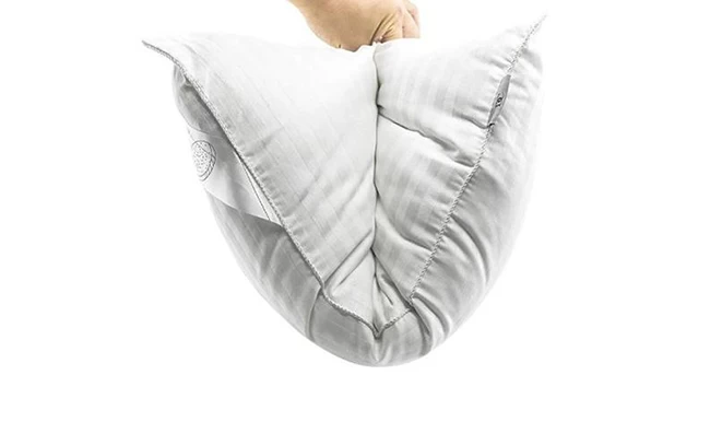 Gập gối lại và tiến hành thủ dâm