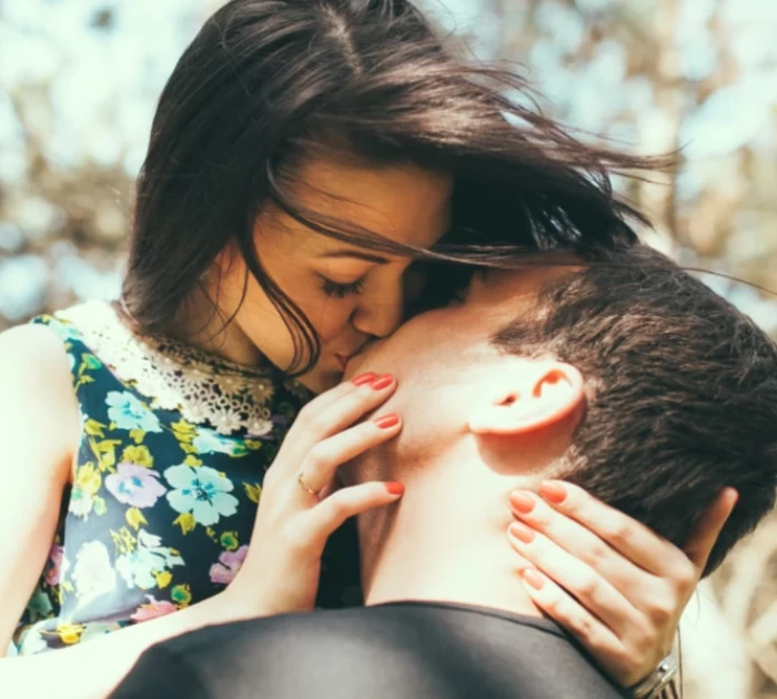 Quan hệ tình dục nơi công cộng là gì?