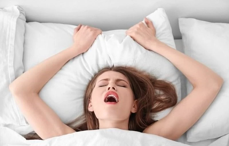 Để nàng đạt được khoái cảm cần kích thích hột le nhẹ nhàng thay vì sự mạnh bạo