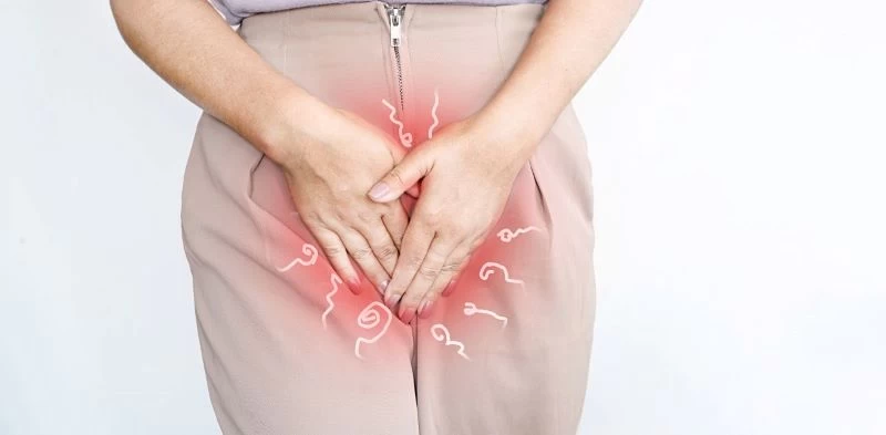 Nữ giới khó chịu vì ngứa rát vùng kín kéo dài