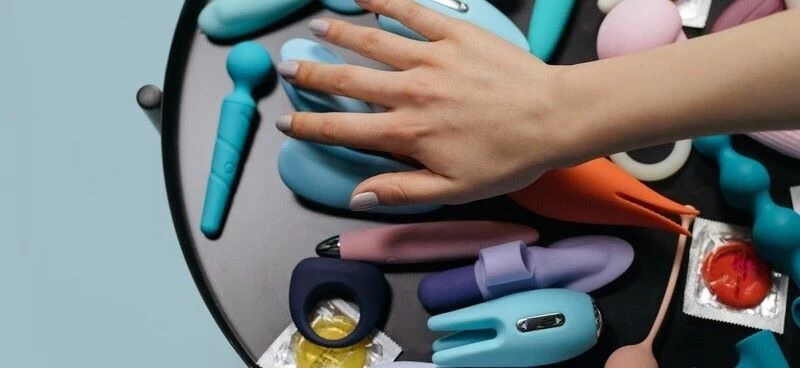 Dùng sextoy trôi nổi, không rõ nguồn gốc dễ gây nhiễm khuẩn vùng kín