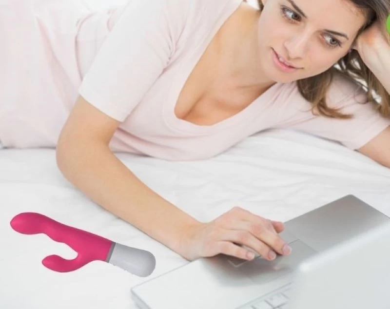 Tạo cho nàng sự thoải mái về tâm lý để dễ dàng đạt đỉnh hơn khi dùng sextoy 