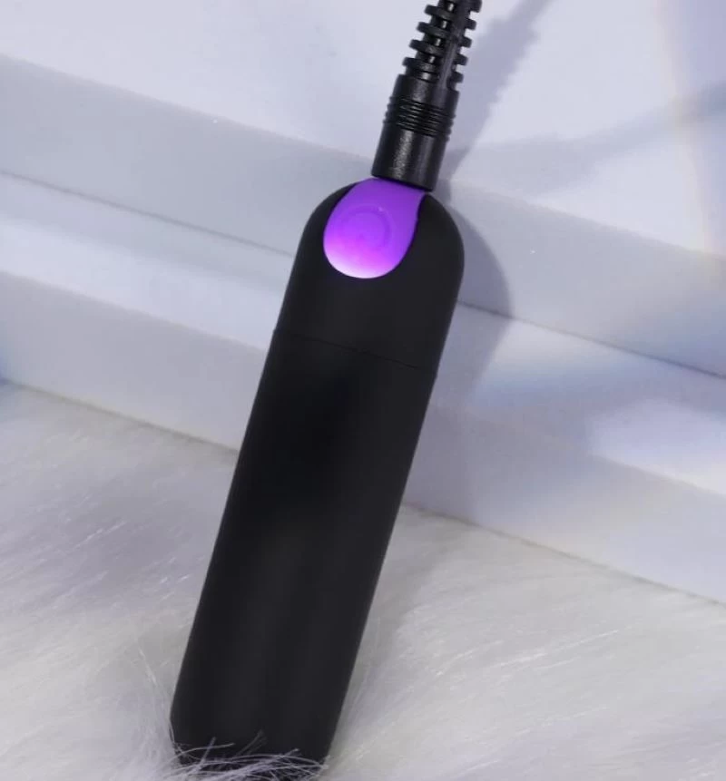 Sạc đầy pin cho bộ rung là điều các nàng cần chú ý khi trải nghiệm quần chip rung