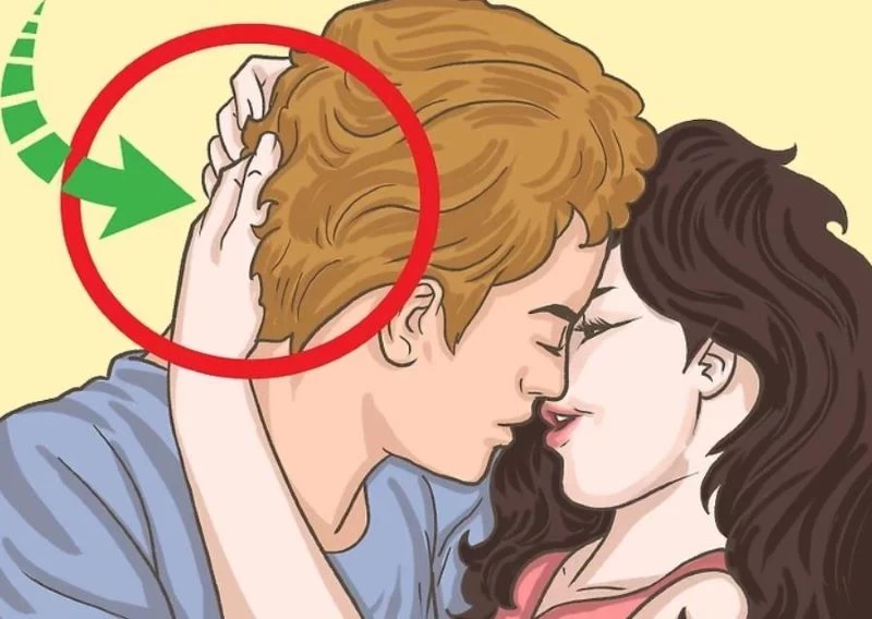 Vuốt tóc nhẹ nhàng khơi gợi cảm xúc chàng