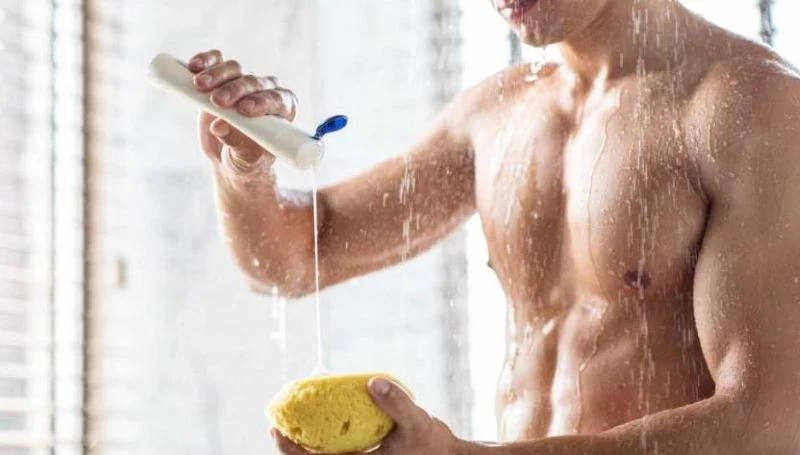 Ưu tiên dung dịch vệ sinh nam dịu nhẹ, không chứa cồn hay hóa chất