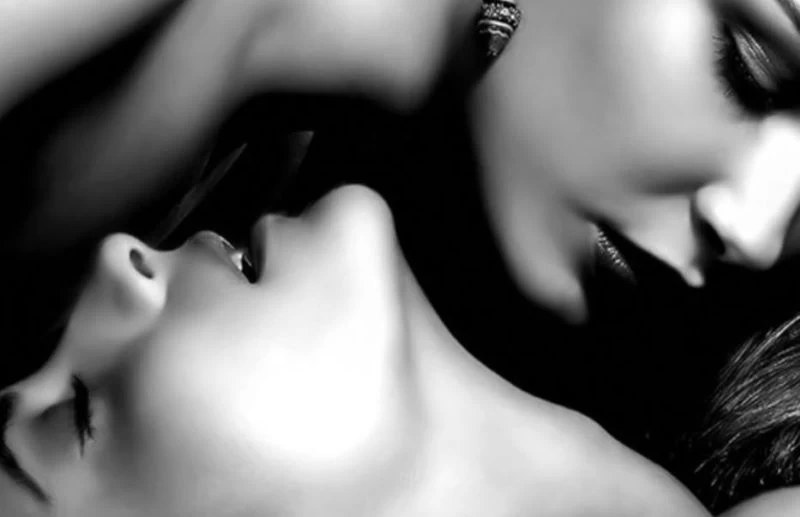 Cực khoái dài hơn khi các nàng có sự trợ giúp của dương vật thiết kế 2 đầu độc đáo