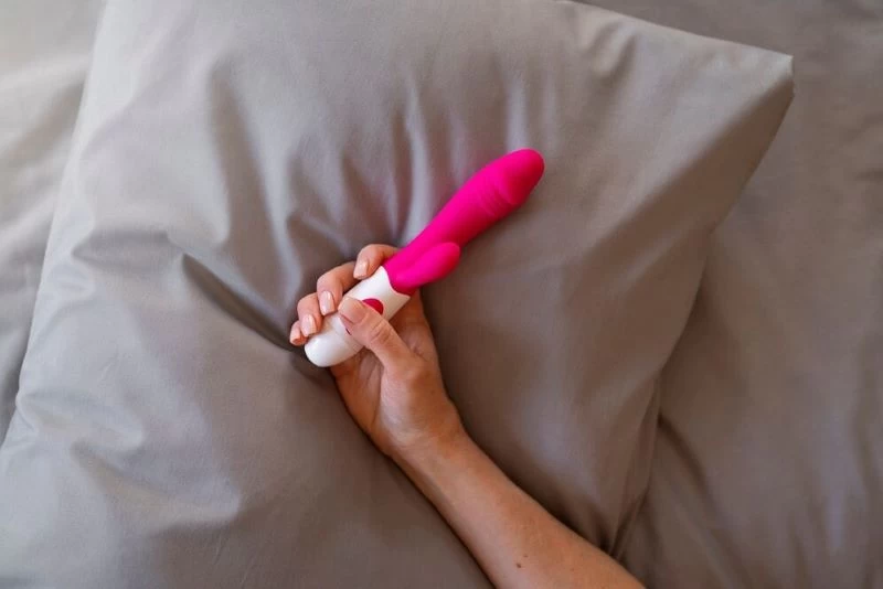 Dùng sextoy an toàn giúp tăng sự hưng phấn nhưng vẫn đảm bảo cuộc “yêu” an toàn