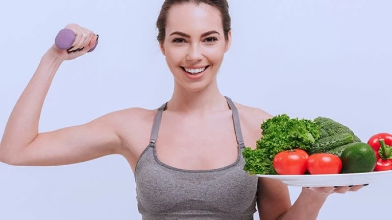 Ăn uống lành mạnh với chế độ dinh dưỡng hợp lý kết hợp tập thể dục đều đặn