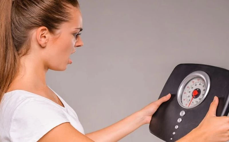 Tăng cân có thể do cơ thể giảm lượng estrogen đột ngột