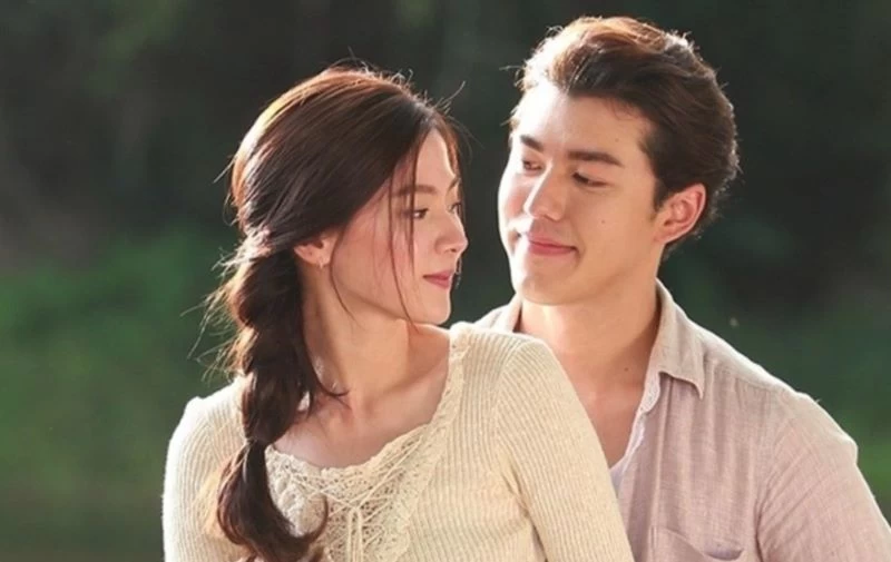 Người yêu bạn thực sự luôn dùng ánh mắt chiều chuộng khi nhìn bạn