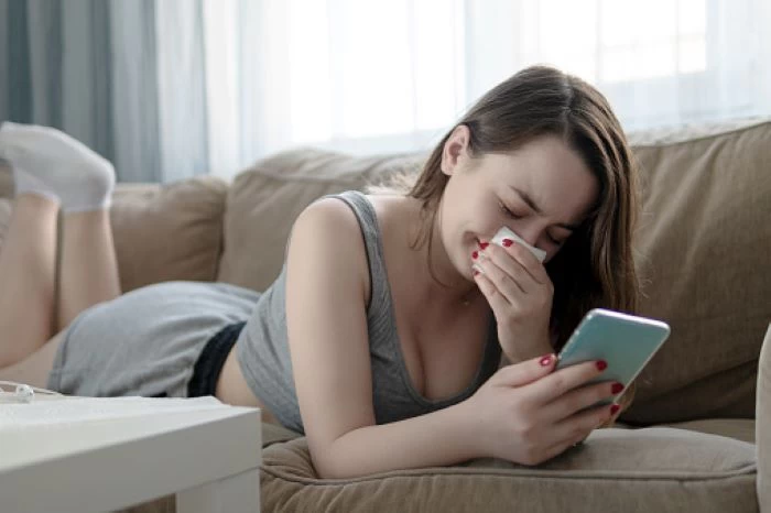 Cô gái buồn bã khi nhận ra người mình thích chỉ đang “thả thính” vui mà thôi