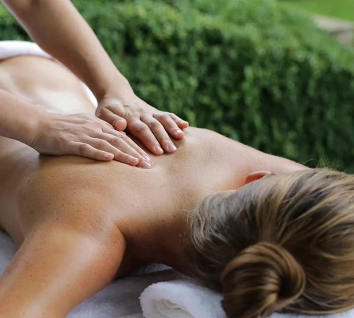 Massage giúp tăng kết nối cảm xúc và kích thích yêu đương