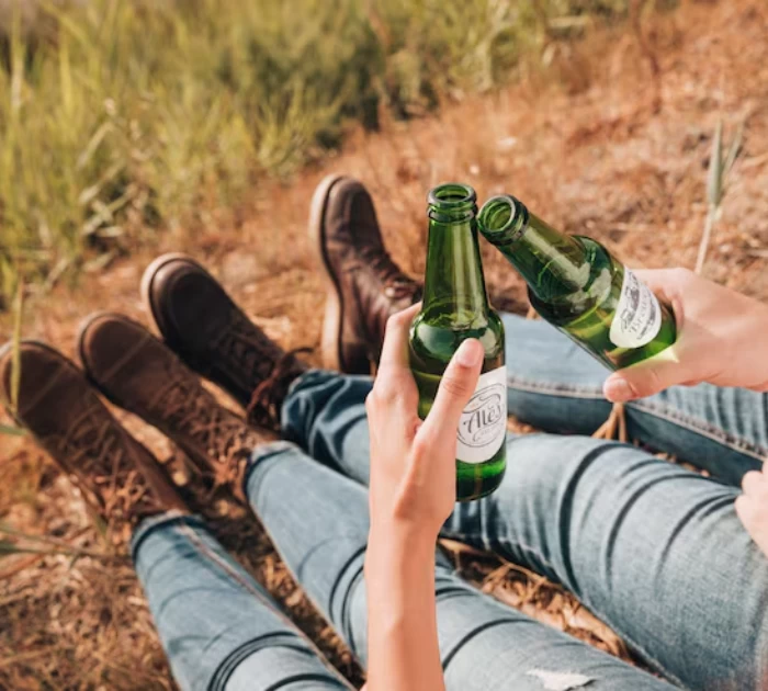 Không uống rượu quá nhiều khi cắm trại và quan hệ