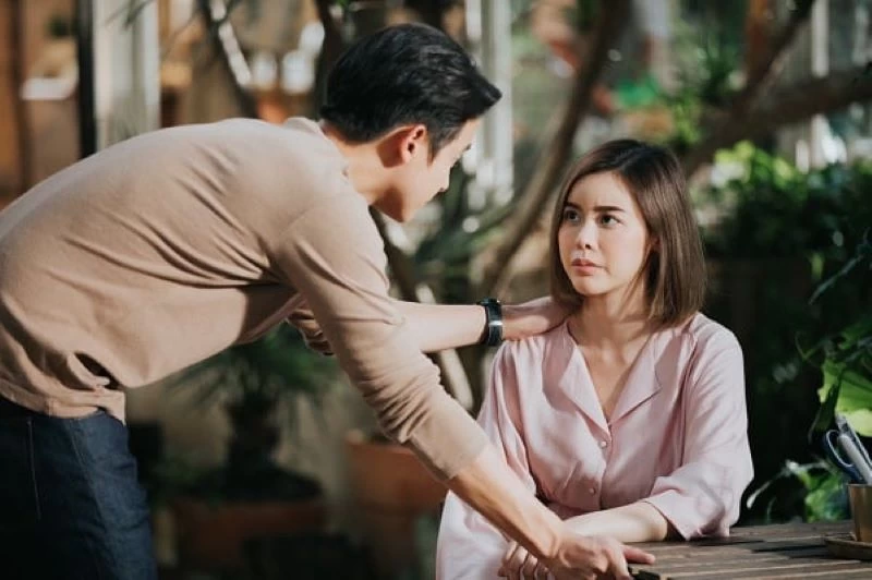 Người yêu mù quáng luôn muốn kiểm soát bạn