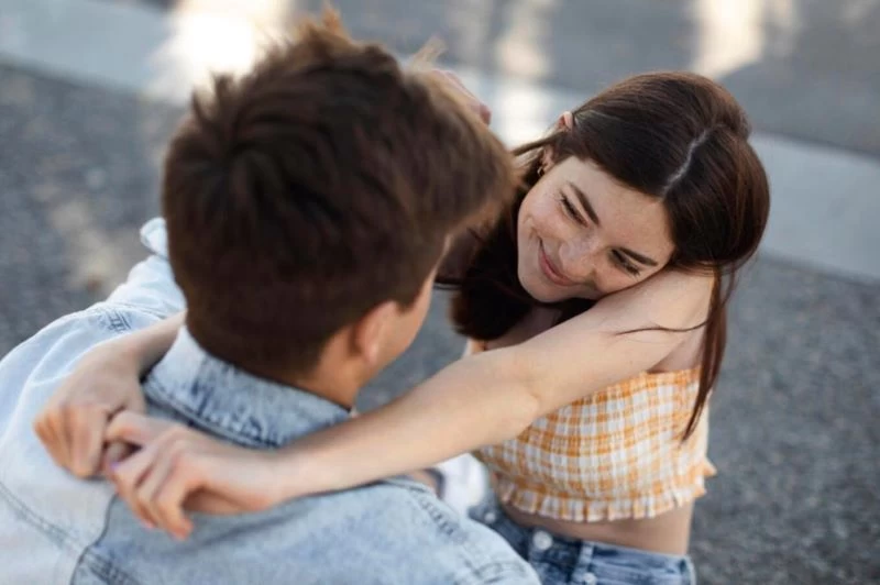 Người yêu mù quáng luôn tìm mọi cách để làm hài lòng bạn