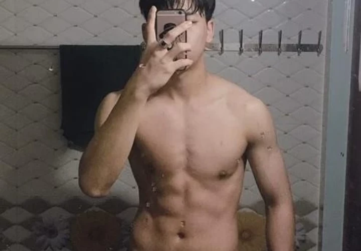 Vóc dáng căng tràn khiến nam giới yêu bản thân