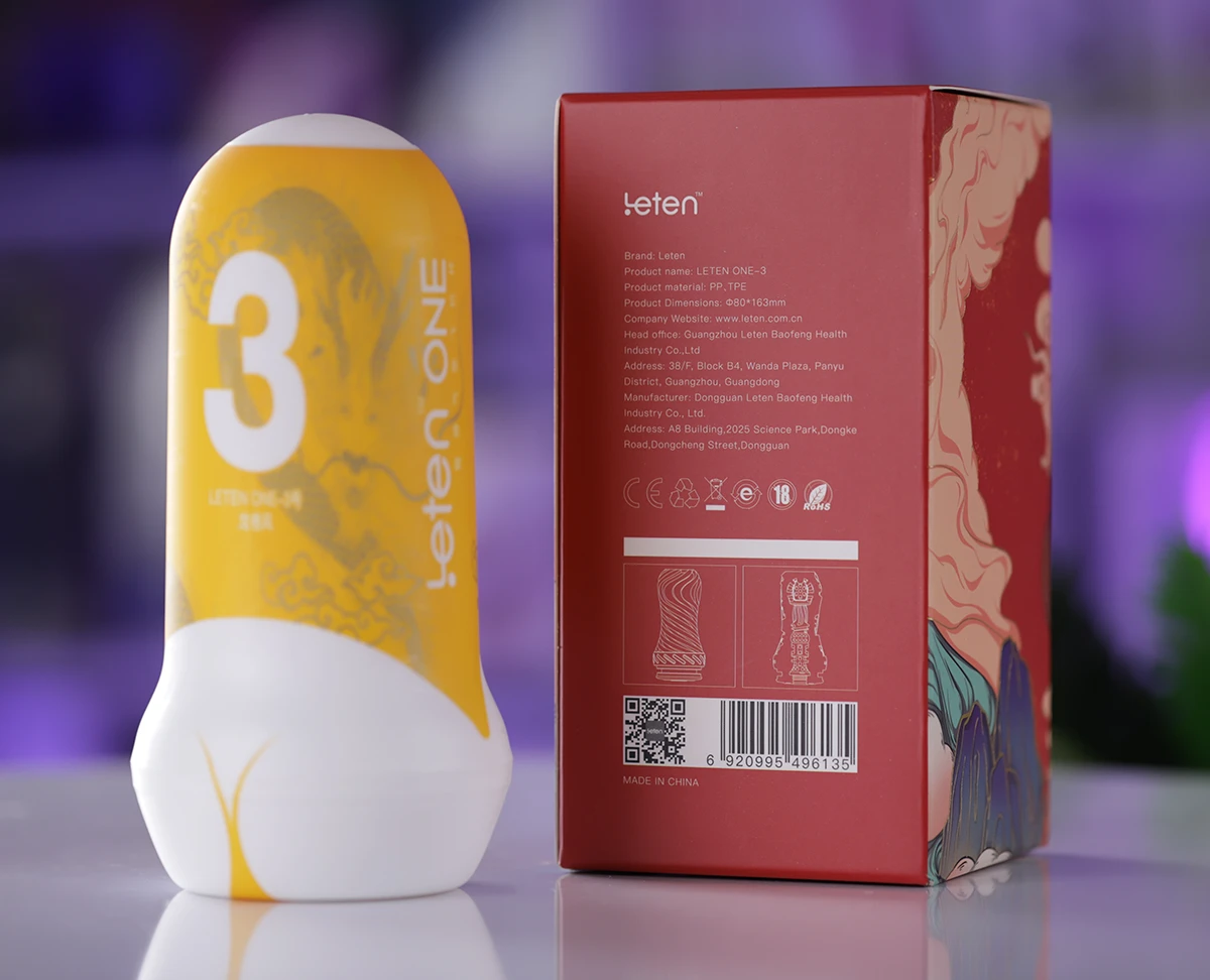 Leten One màu vàng và hộp