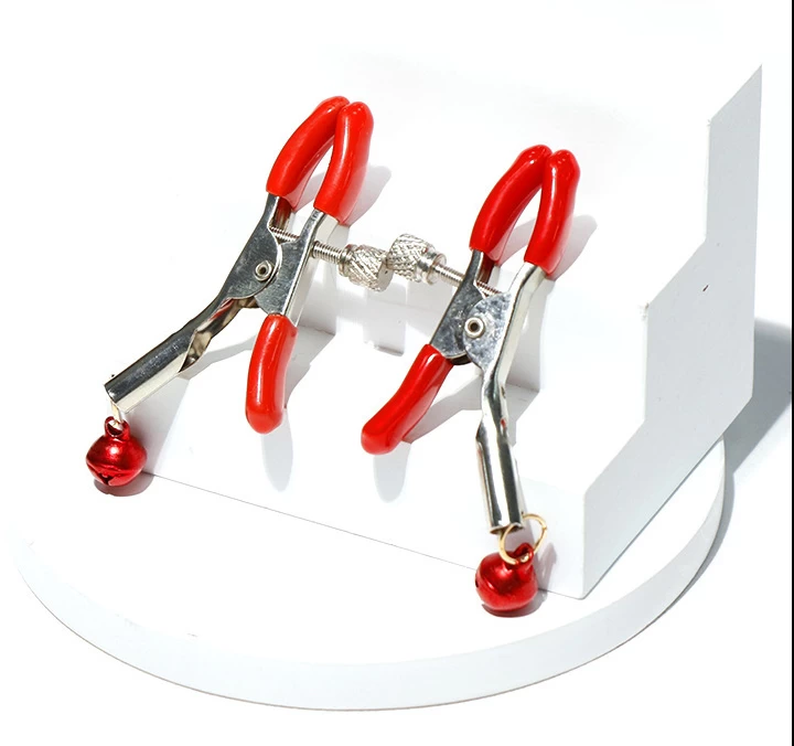 Kẹp vú màu đỏ
