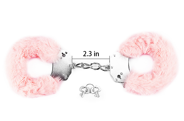 Vẻ ngoài xinh xắn cùng vòng tay thép không gỉ