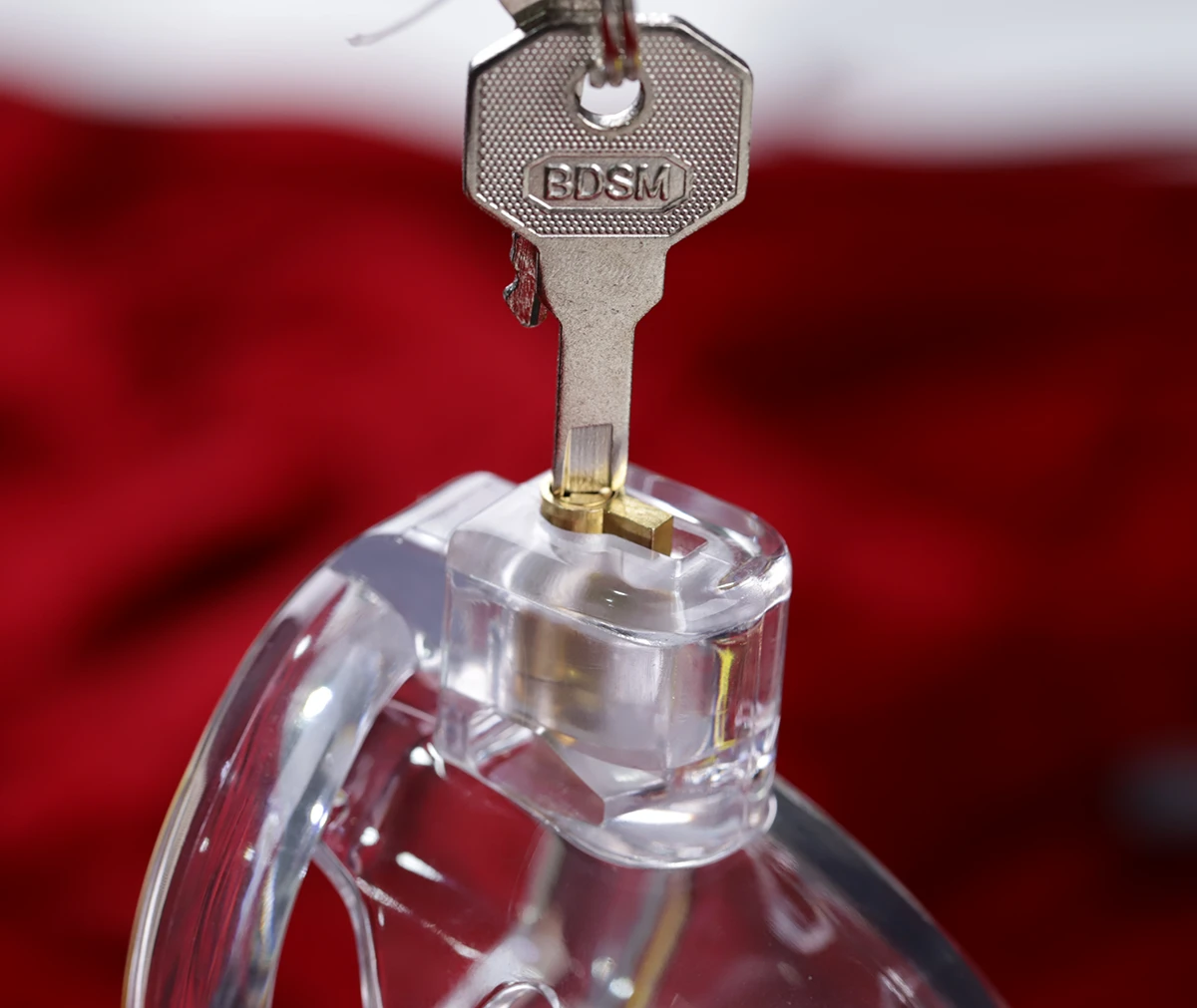 Kiểu dáng của khóa cu tương tự với dương vật 