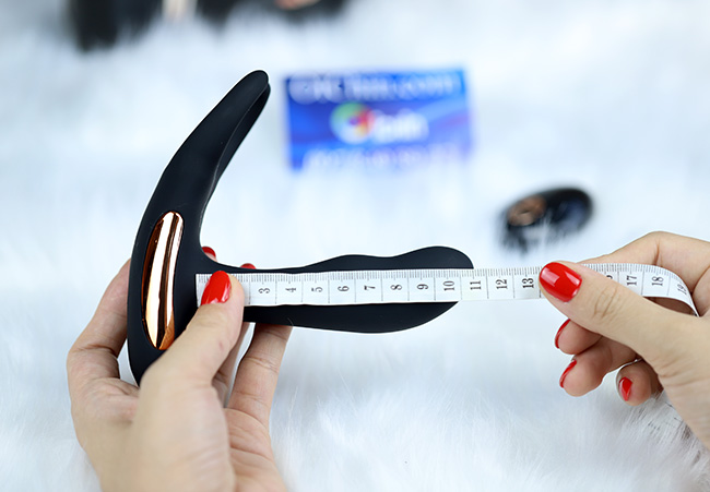 Dibe Katrina có chiều dài khoảng 10cm có thể đưa vào trong massage hậu môn