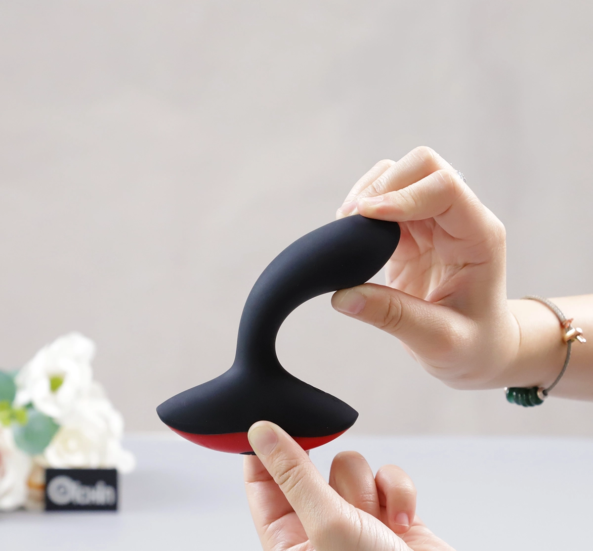 Sextoy có thể bẻ cong một cách dễ dàng 