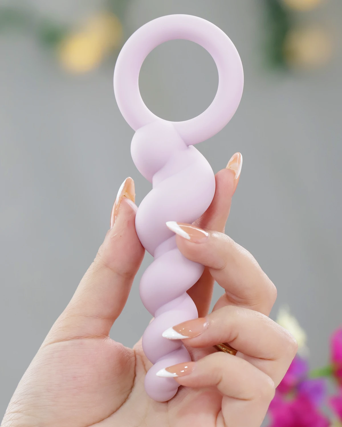 Satisfyer Booty Call màu tím nhạt