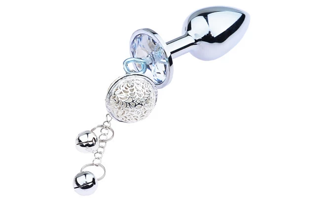 Đồ chơi phích cắm inox này cũng có đầu thon tròn để dễ dàng cho vào bên trong hậu môn