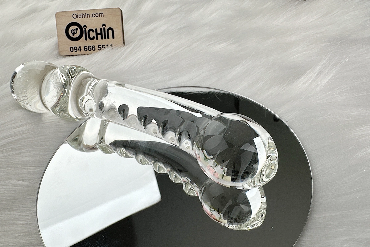 Fifty Shades of Grey Drive Me Crazy được chụp thực tế bởi Oichin