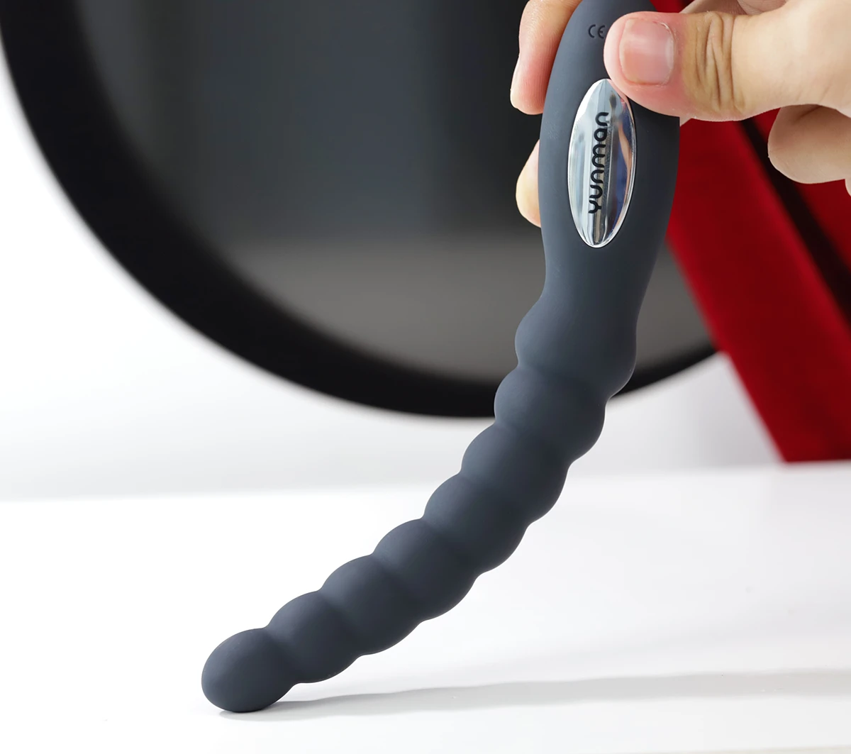 Dragon Whip Butt Plug Yunman được làm từ silicone mềm mại