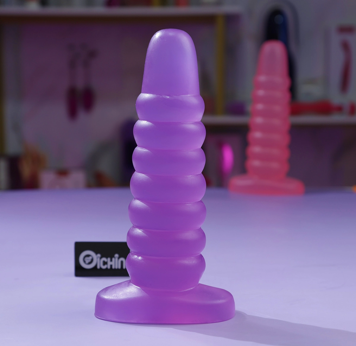  Phần đế rộng giúp cố định chắc chắn