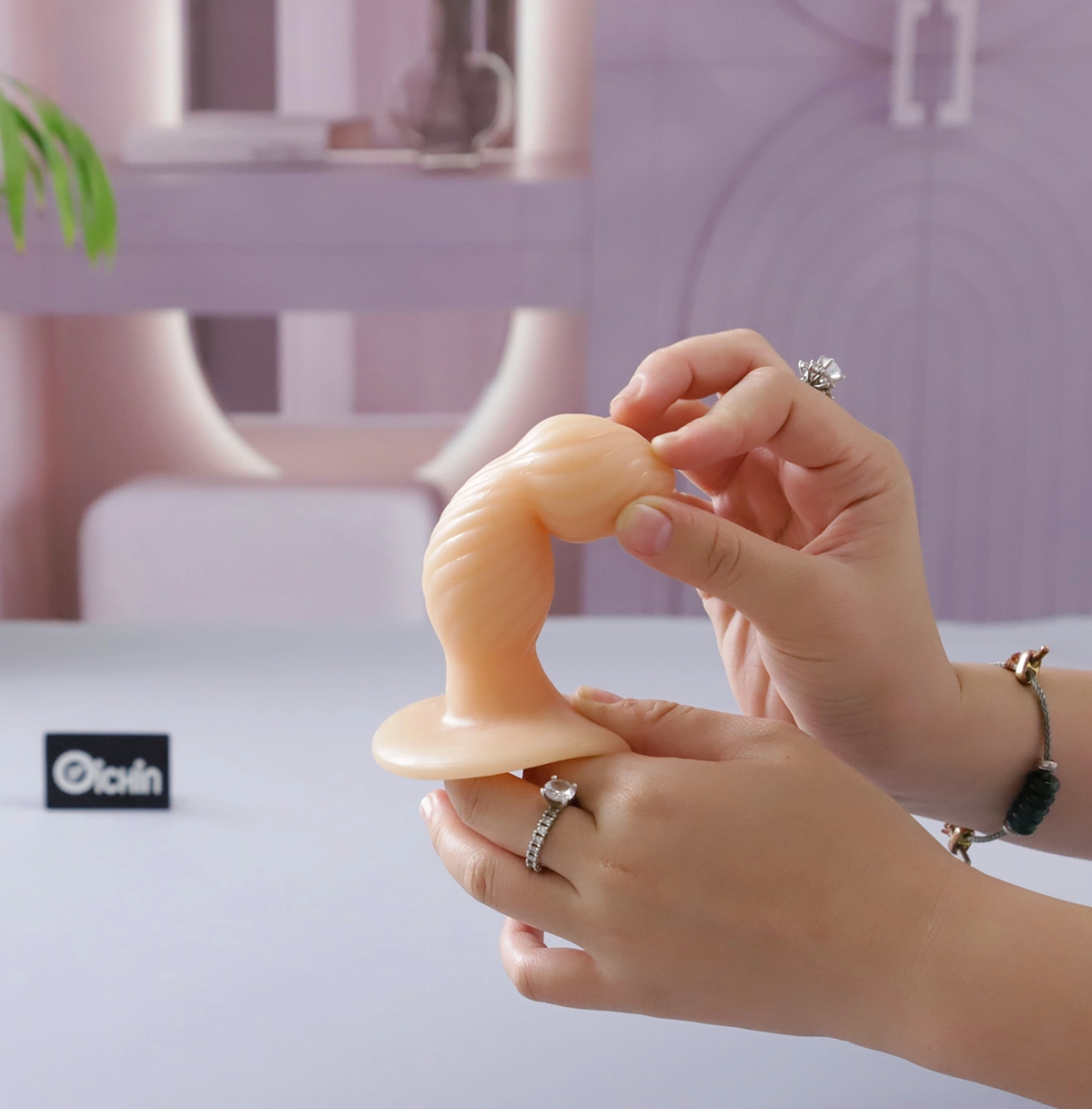 Chất liệu silicone mềm mại an toàn
