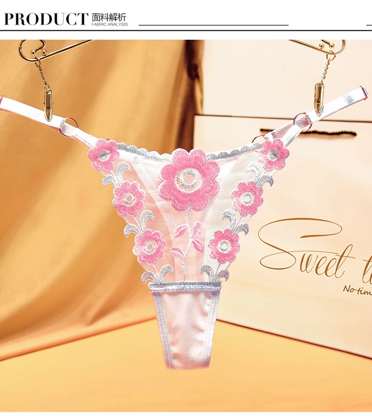 Quần chíp gắn được trứng rung hoạ tiết bông hoa