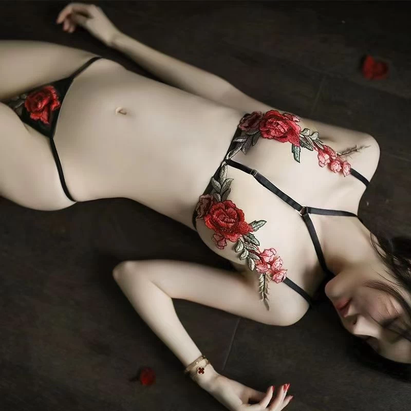 Đây là bộ đồ lót sexy biểu tượng của sự nữ tính