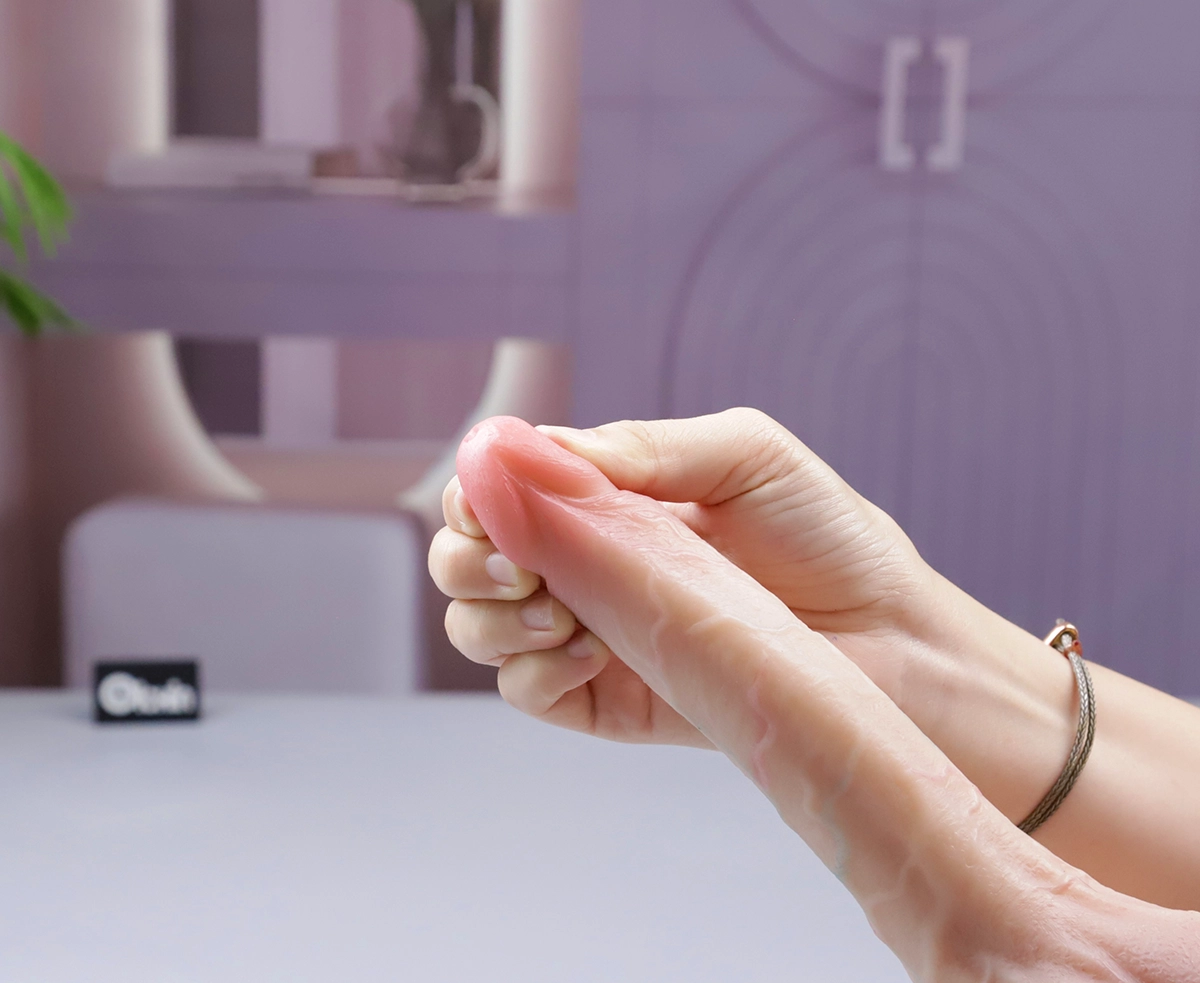 Bóp phần đầu để cảm thấy sự mềm mại