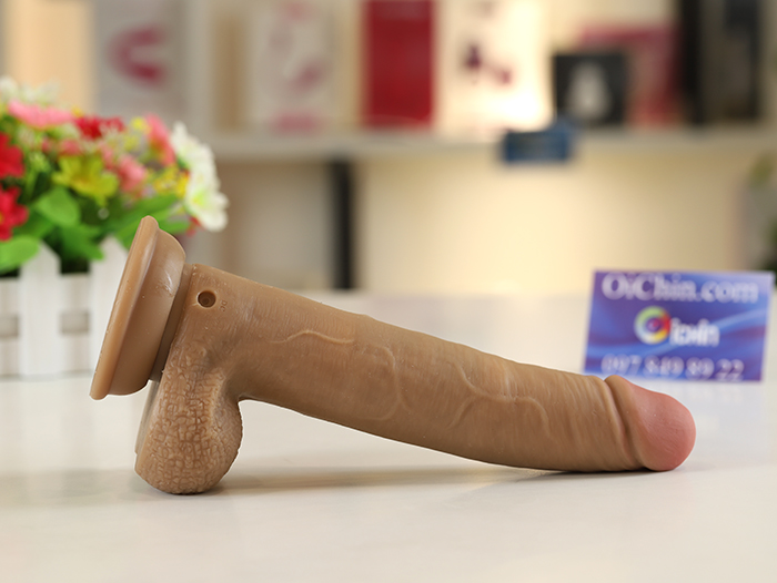 Loving World Rocket thiết kế to dài như chiến binh