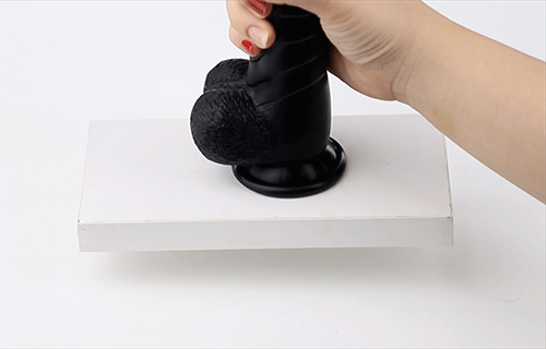 Dương vật giả có đế chân không vô cùng chắc chắn