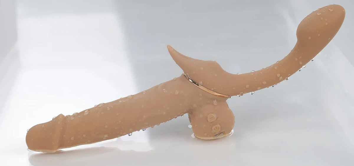 Việc vệ sinh cũng tương đối dễ dàng nhờ tính năng chống nước tương đối tốt