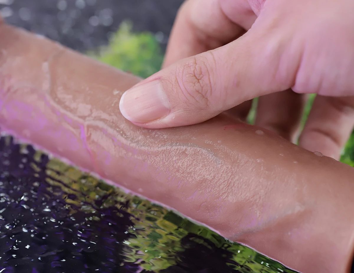 Lovetoy Softee Real 9 inch gân guốc mạnh mẽ