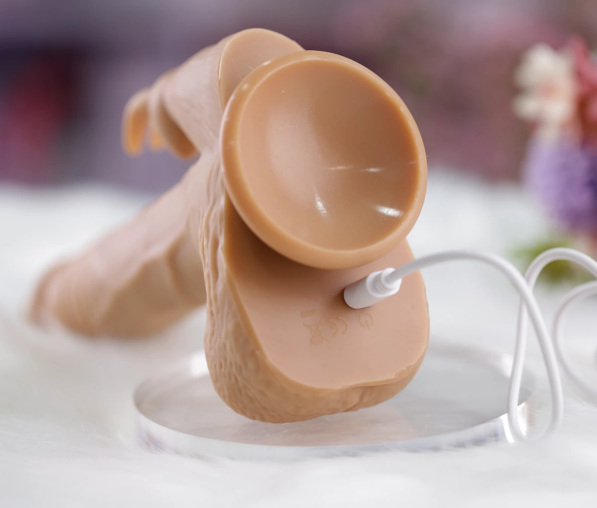 Dương vật giống thật Enjoy Love sử dụng chân sạc từ tính hiện đại 